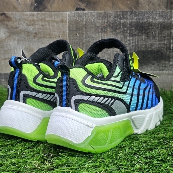 New Athletic Works Light Up Sneakers - Picture 5 of 9